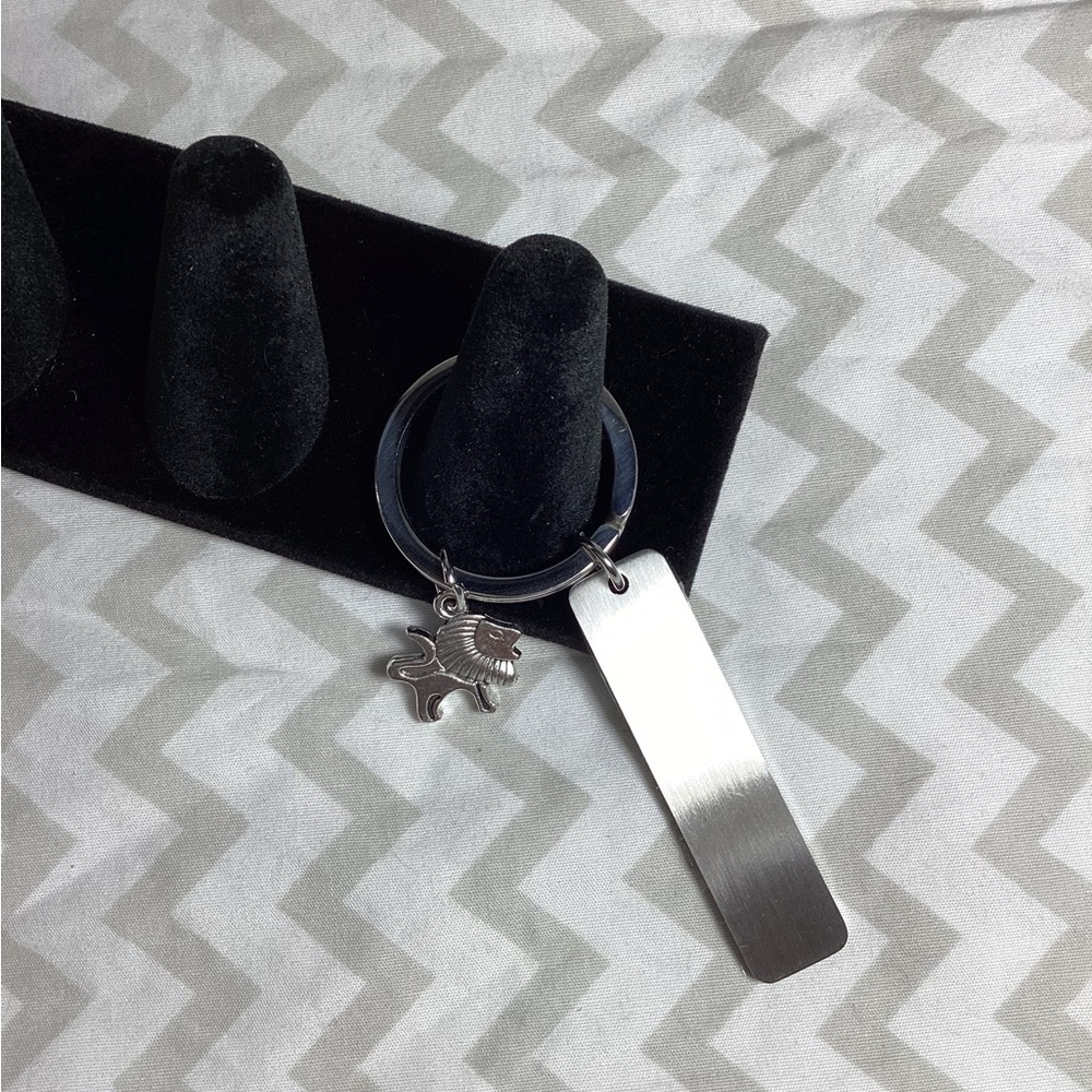 Lion Keychain - Picture 2 of 3